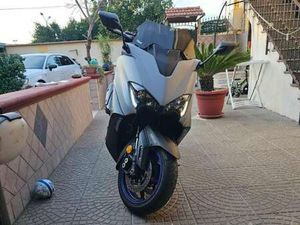 YAMAHA TMAX 560 GRIGIO