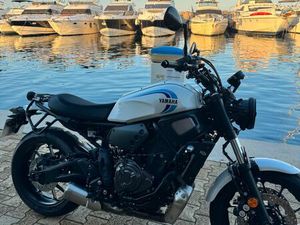 YAMAHA XSR 700