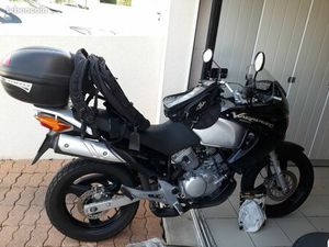 VENDS MOTO 125 VARADERO DE 2001