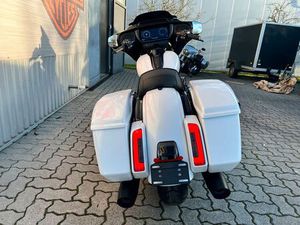 HARLEY-DAVIDSON FLHX STREET GLIDE WHITE ONYX P