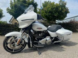 HARLEY-DAVIDSON STREET GLIDE M8 STREETGLIDE 5HD BTW MOTO — MOTOREN | HARLEY-DAVIDSON — MARKTPLAATS