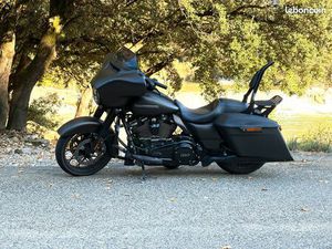 STREET GLIDE