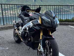 APRILIA TUOMO V4R APRC ABS |SCHECKHEFT | WENIG KM | TOP | WIE NEU