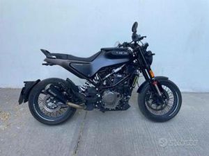 HUSQVARNA SVARTPILEN 401 4T MY22