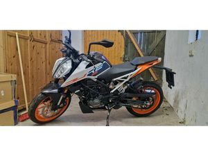 KTM DUKE 125 - SCHECKHEFTGEPFLEGT - GARANTIE