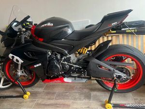 APRILIA RS 660 ÉQUIPÉ ROUTE ET PISTE