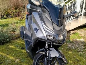 HONDA FORZA 125 2015