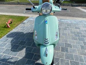 ② VESPA PRIMAVERA 50 CC