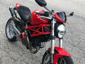 DUCATI MONSTER 1100