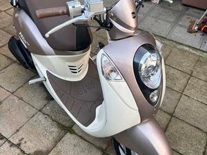 ② SYM MIO 50 CC A KLASSE