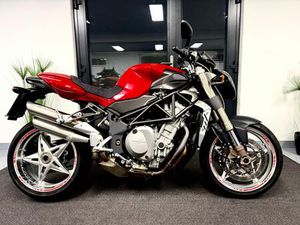 MV AGUSTA BRUTALE NUR 5.750 KM ! DEUTSCHE ERSTAUSLIEFERUNG