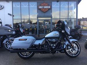 USED HARLEY-DAVIDSON TOURING FLHX STREET GLIDE FOR SALE IN CHESTERFIELD