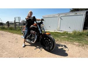 HARLEY-DAVIDSON SPORSTER 1200