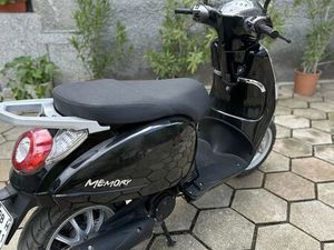 VESPA 50 BEELINE MEMORY С. МАНОЛЕ