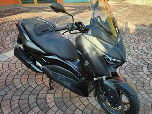 YAMAHA X-MAX 300 TECH MAX NERO