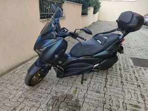 YAMAHA X-MAX 300 TECH MAX NERO