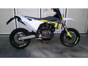 VENDO HUSQVARNA 701 SUPERMOTO (2021) USATA A BERGAMO (CODICE 9874130) - MOTO.IT