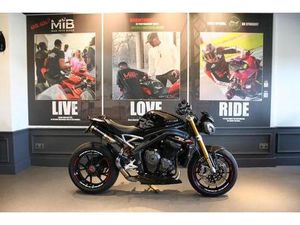 TRIUMPH SPEED TRIPLE 1200 RR