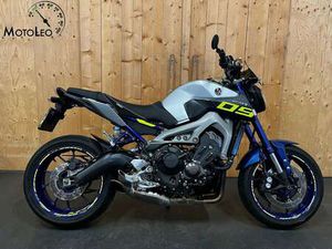 YAMAHA MT-09 GRIJS