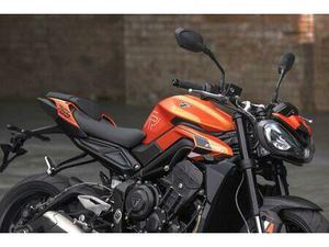 TRIUMPH STREET TRIPLE 765 R A2 VORFÜHRER 2025