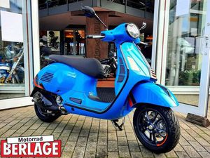 VESPA GTS SUPER SPORT