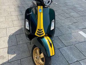 VESPA GTS 125 RACING SIXTIES