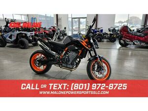 2023 KTM 890 DUKE R