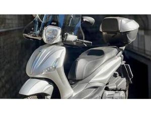 VENDO PIAGGIO BEVERLY 300 I.E. ABS-ASR (2016 - 20) USATA A ROMA (CODICE 9874057) - MOTO.IT
