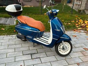PEUGEOT DJANGO 50 CCM MOTORROLLER MIT TOPCASE
