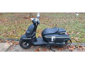 PEUGEOT DJANGO ROLLER 125