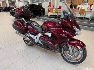 A-KORTTI - 14 PÄIVÄN PALAUTUSOIKEUS - VÄHÄN AJETTU, LOISTAVA MATKAPYÖRÄ!