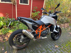 KTM DUKE 690 (WHITE ABS)