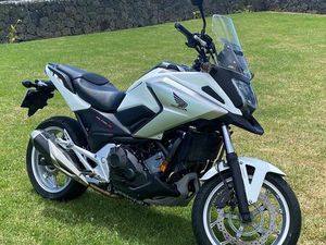 HONDA 750 - PRATICAMENTE NOVA - 6.000KM SÃO MATEUS