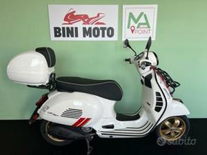 PIAGGIO VESPA 300 GTS HPE SUPER RACING SIXTIES