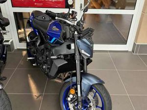 YAMAHA MT-09