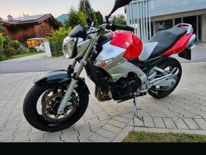 SUZUKI GSR 600 WENIG KILOMETER