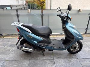 SUZUKI UE 125 MOTORROLLER,WENIG KM.