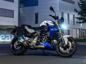 BMW F900R A2 – VOLLAUSSTATTUNG, TÜV NEU, INKL. WUNDERLICH WINDSCH