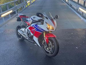 CBR 1000 RA ABS