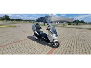 BENELLI ADIVA 125CM WLOSKI DUŻY SKUTER Z DACHEM MOTYCZ