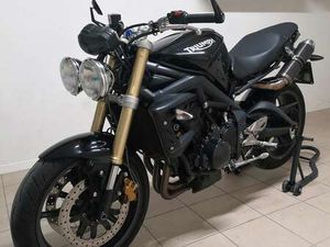 TRIUMPH STREET TRIPLE 675 NERO
