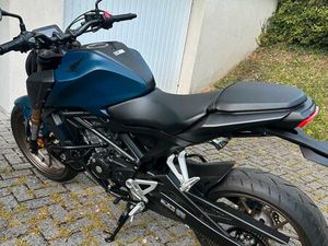 HONDA CB 125R MIT GARANTIE