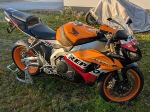 HONDA CBR 1000 RR
