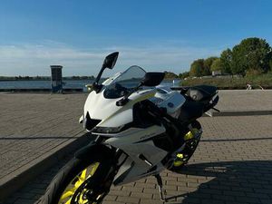 YAMAHA YZF R-125