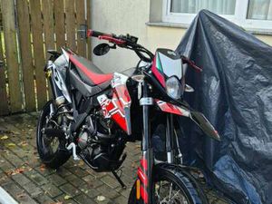 125 SUPERMOTO