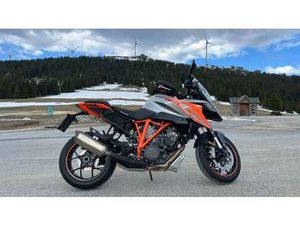 SUPER DUKE 1290 GT
