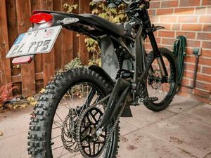 SUR-RON LIGHT BEE TORP 2 AKKUS FASTACE 2.0 SURRON ENDURO MOPED