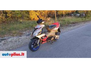 APRILIA SR 50 CC, SCOOTERS / MOPEDS
