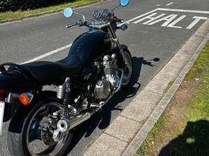 KAWASAKI ZEPHYR 750 UNVERBASTELT