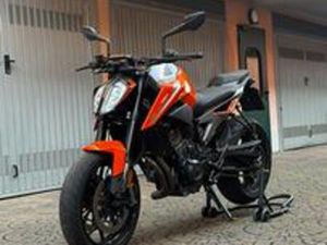 KTM DUKE 790 ORANGE